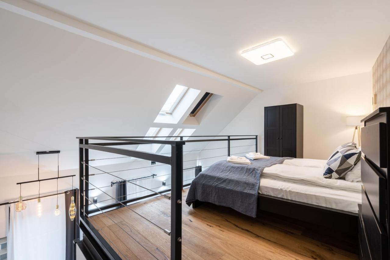 Studio Station With Gallery Budapest Bagian luar foto